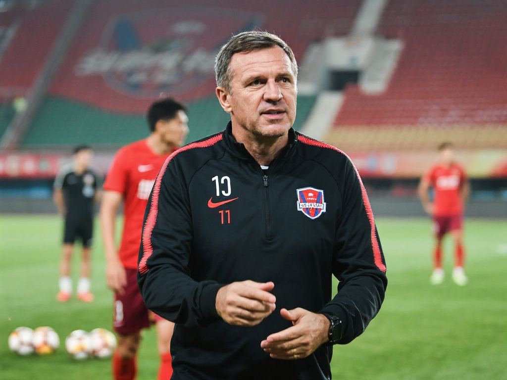 场上的激烈 场上的激烈