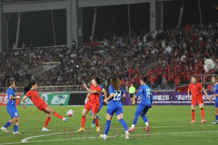 女足联赛第27轮-江苏送大礼 北京主场取胜 女足联赛第27轮-江苏送大礼 北京主场取胜